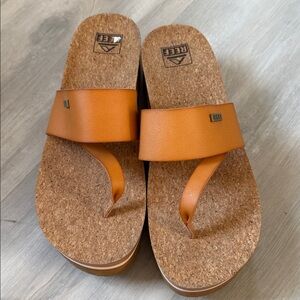 Reef Platform Thong Sandals in Cognac Brown size 10